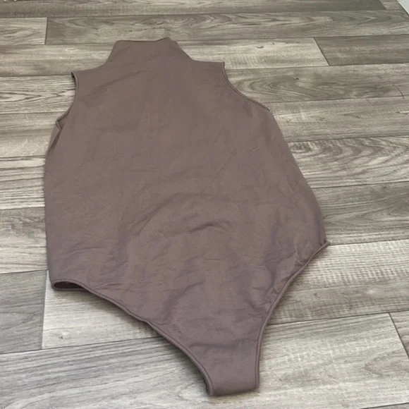 Skims Essential Mock Neck Sleeveless Bodysuit